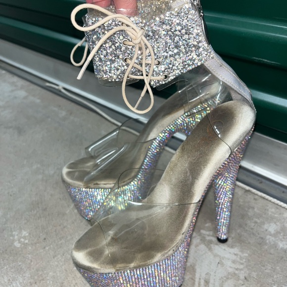 Women's Platform Pleaser Heels - Picture 7 of 10